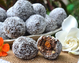 Foto del paso 5 de la receta: Trufas expres rellenas con dulce de leche💘