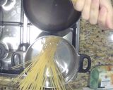 A picture of step 2 of Simple King Prawn, Garlic & Chili Pasta (with head of prawns stock)🦐.