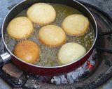 A picture of step 3 of Polish donuts! (Pączki).