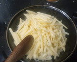 Foto del paso 2 de la receta: Guarnición caramelizada de patata, manzana y cebolla