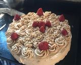 Foto del paso 4 de la receta: Torta de buzcochuelo con mousse y frutilla