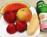 Hình bước làm 1 của món Trái cây dầm sữa chua