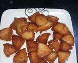 A picture of step 4 of Fried Idli Chat.