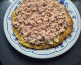 Foto del paso 3 de la receta: Tortilla de patata rellena de atún y queso manchego