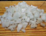 Foto del paso 1 de la receta: Sangre de ave encebollada con tomate