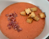 Foto del paso 2 de la receta: Gazpacho andaluz con picatostes y crujientes de jamón