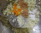 A picture of step 3 of Cabbage paratha.