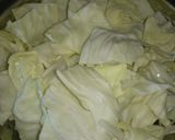 A picture of step 1 of Simmered Cabbage and Aburaage.