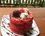 Foto langkah ke 7 dari resep Red Velvet pancake.