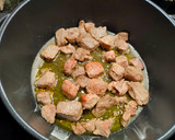 Foto del paso 2 de la receta: Ternera gallega con fideuá y coles de Bruselas