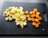 A picture of step 1 of Chicken pie.