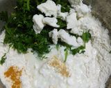 A picture of step 1 of Paneer Thepla.