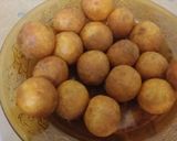 Foto langkah ke 5 dari resep Bola bola ubi.