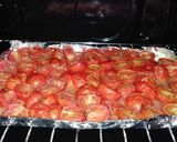 A picture of step 1 of Pasta with cherry tomatoes and fresh basil.