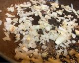 Hình bước làm 5 của món Mì Rigatoni Bò Sốt Kem Nấm / Creamy Beef Mushroom Stroganoff Rigatoni 🇷🇺