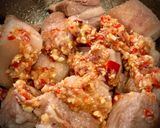 Hình bước làm 4 của món Thịt Kho Tàu (phiên bản không nước mắm, không nước dừa)