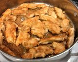 A picture of step 3 of Chicken Marsala.