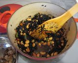 A picture of step 7 of Stir-fried and Braised Hijiki Seaweed and Soy Beans.