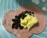 A picture of step 6 of Purple Sweet Potatoes Bread with butter&milk filling.