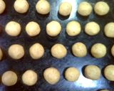 Gambar langkah 4 resipi Biskut makmur susu 5jenis kekacang.