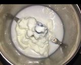 A picture of step 2 of Strawberry Milkshake.
