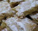 A picture of step 4 of Maja's lemon squares.