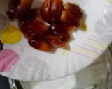 A picture of step 2 of Fresh dates milkshake.