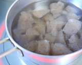 A picture of step 3 of Sautéed Spicy Konnyaku Seasoned with Oyster Sauce, Mayonnaise, and Bonito Flakes.