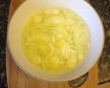 A picture of step 1 of Onion Salad.
