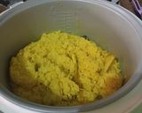 Foto langkah ke 5 dari resep Nasi Kuning Rice Cooker Harum Gurih ✅.