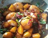 Foto langkah ke 4 dari resep Telur Kentang Tumis Kecap.