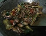 Foto langkah ke 5 dari resep Oseng suwir klothok.