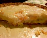 A picture of step 4 of sunshine 's fruit pie.