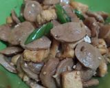 Foto langkah ke 3 dari resep Tumis bakso Dan tahu pedas.
