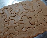 Foto del passaggio 3 della ricetta BISCOTTI DI NATALE SPEZIATI A MODO MIO 🎄