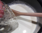 Foto del paso 4 de la receta: Aperitivo de panna cotta de trucha ahumada sobre galletas parmesanas