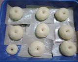 Foto langkah ke 6 dari resep Donat Maizena Topping Glaze.