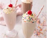 A picture of step 2 of Best milkshake ever 😋😋😋😋.