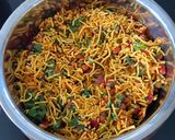 A picture of step 5 of Mamara poha.