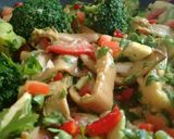 Foto del paso 10 de la receta: Setas ostra, brócoli, aguacate, tomate con  toque de Agua de Mar