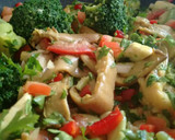 Foto del paso 10 de la receta: Setas ostra, brócoli, aguacate, tomate con  toque de Agua de Mar