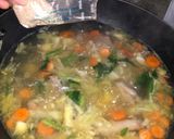 Foto langkah ke 4 dari resep Sop Sayur Bening Ceker Ayam 🥔🥕🍗.