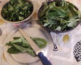 A picture of step 1 of Jute Leaf Fritters.