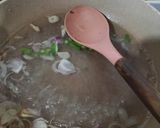Foto langkah ke 3 dari resep Jamur Tiram Kuah Bening.