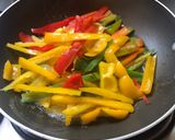 Foto del paso 1 de la receta: Pimentón tricolor agridulce