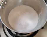 A picture of step 3 of Woon Mamuang (Mango Coconut jelly cubes).