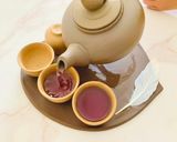 Hình bước làm 2 của món Bữa trưa nhẹ nhàng với cánh gà nướng nckd, trái cây mùa hè, và trà thảo mộc