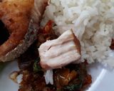 Foto langkah ke 4 dari resep Sambal kemangi pelengkap ikan goreng.