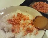 A picture of step 4 of Café-Style Salmon and Salmon Roe Rice Bowl.