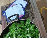 A picture of step 4 of Butt palak recipe.